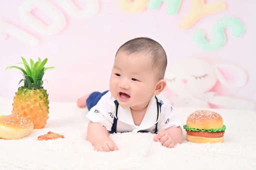 双鸭山宝宝在妈妈肚子里